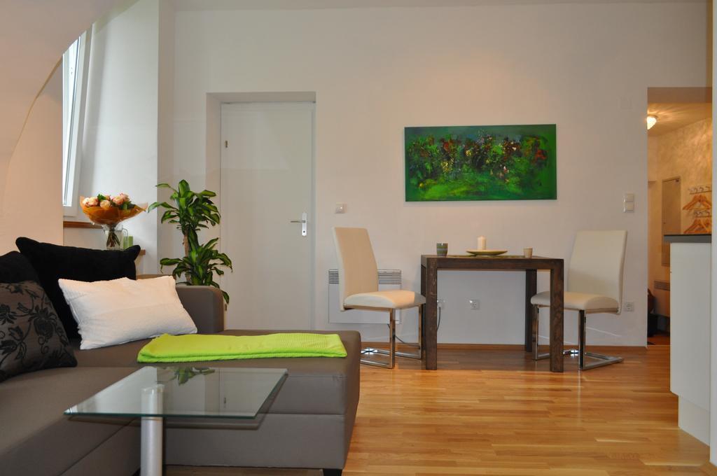 Ferienwohnung Im Univiertel Mit Garten Graz Eksteriør bilde